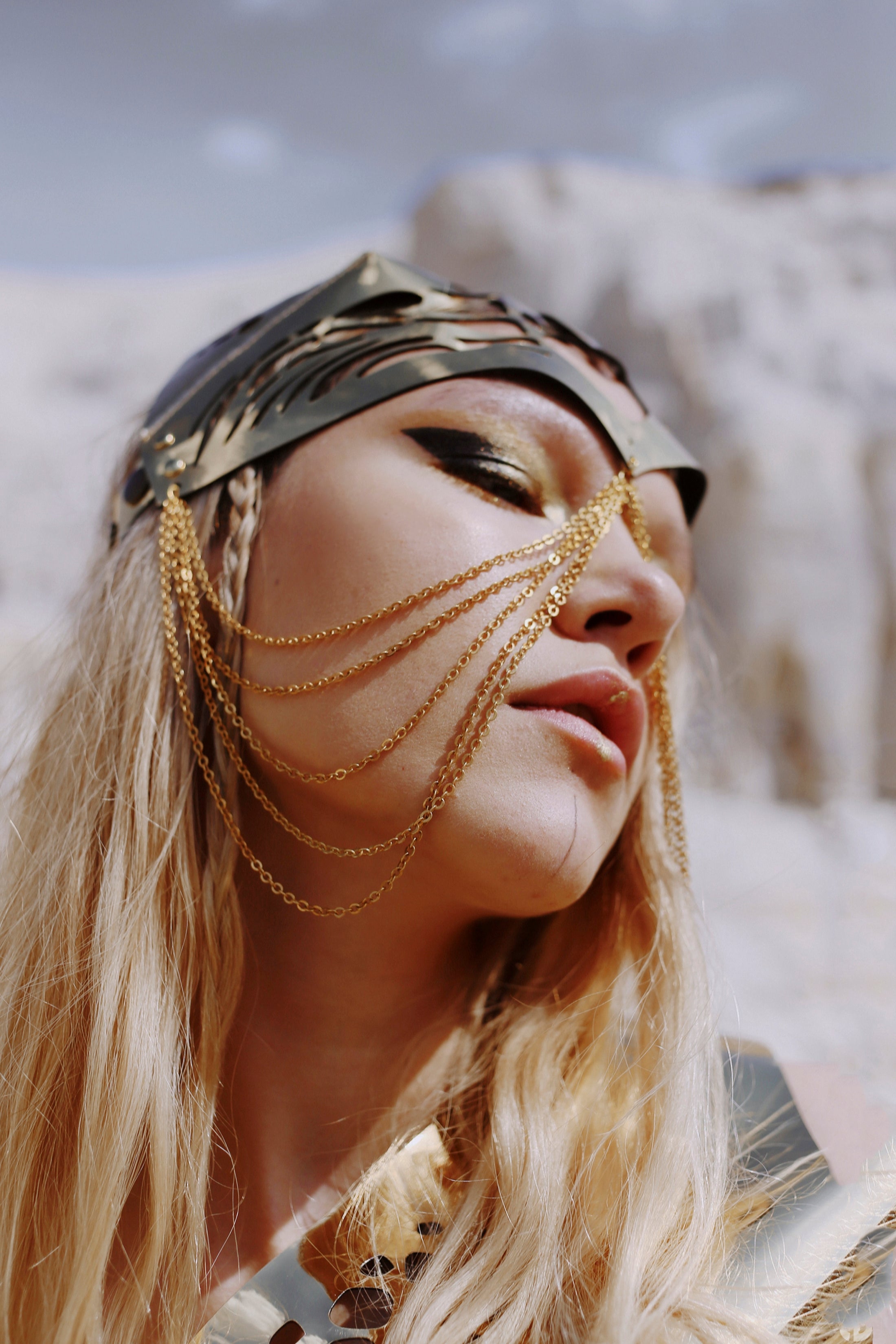 Headpiece with chains
