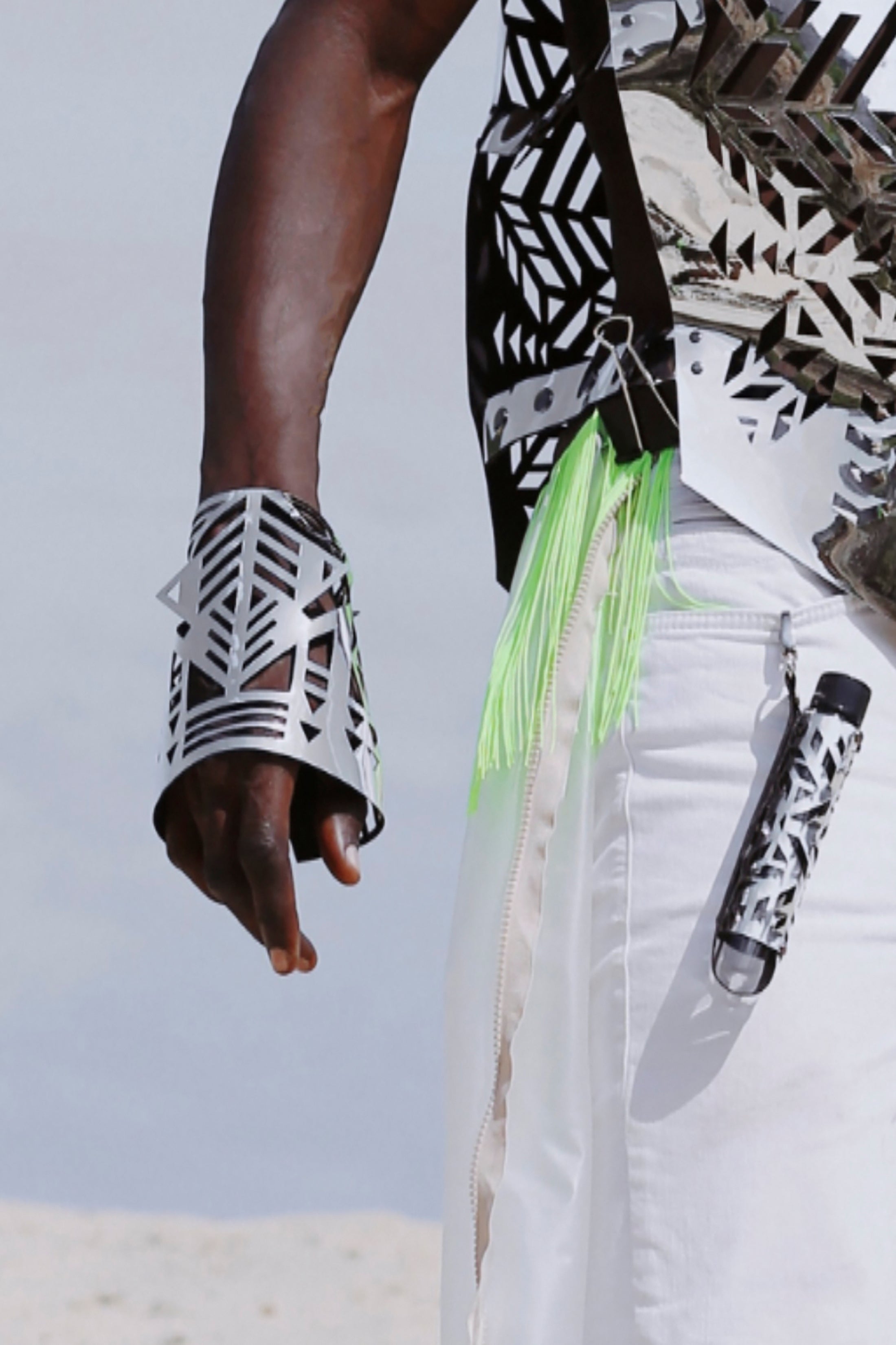 Set / Mask, Vest, Cuffs / SILVER