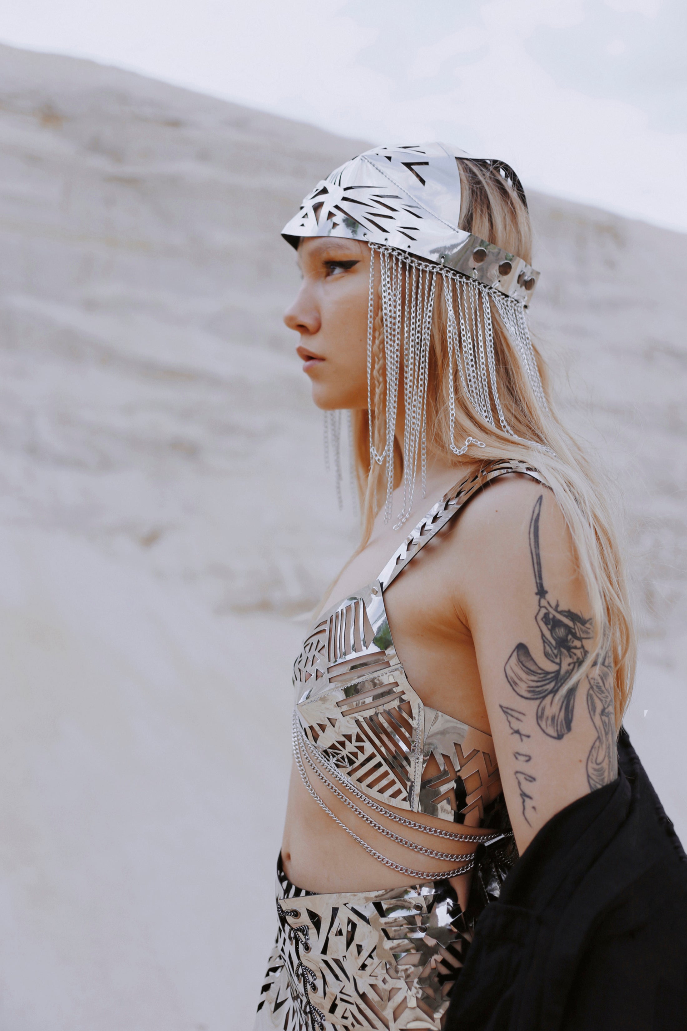 Bra with chain