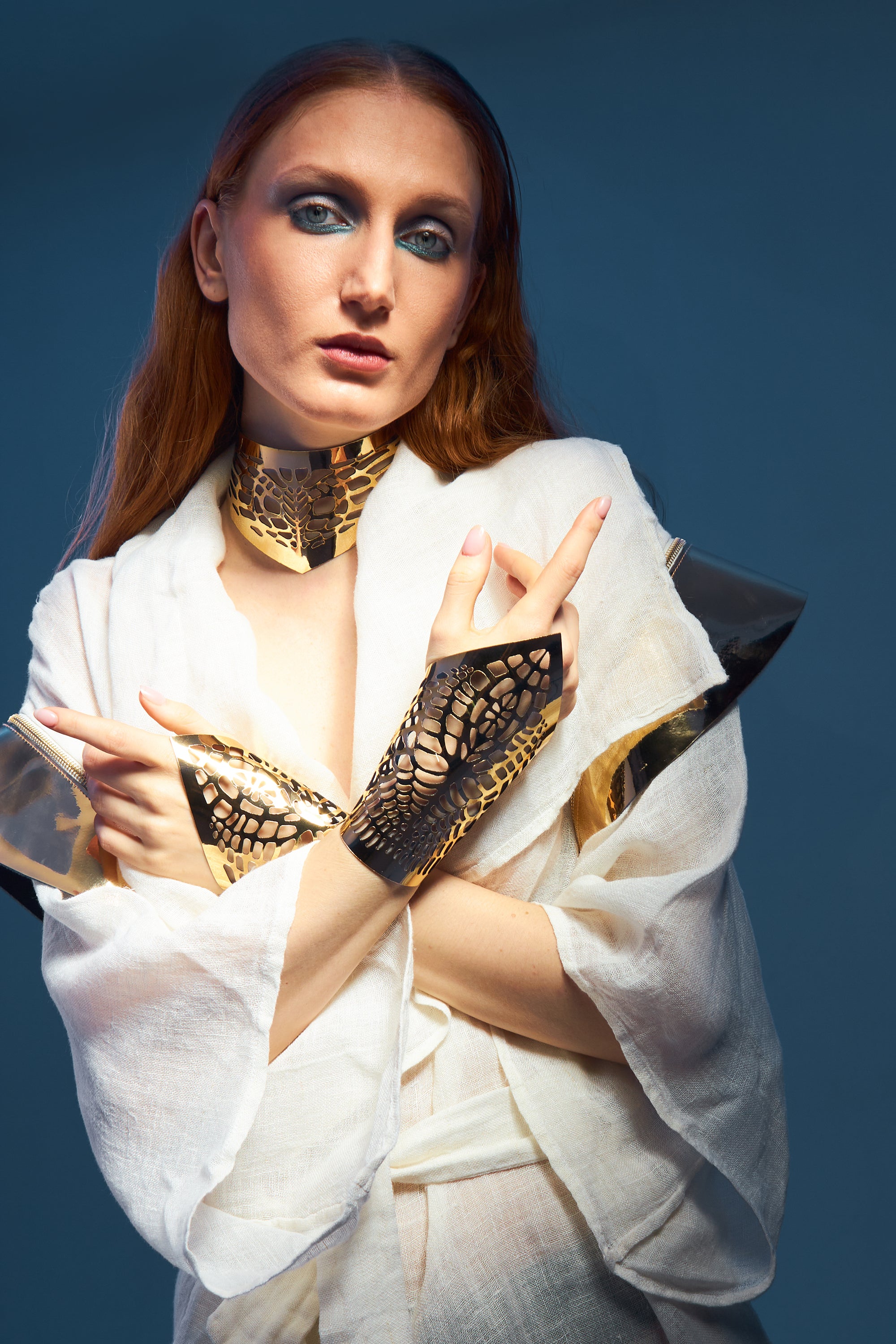 Carved choker