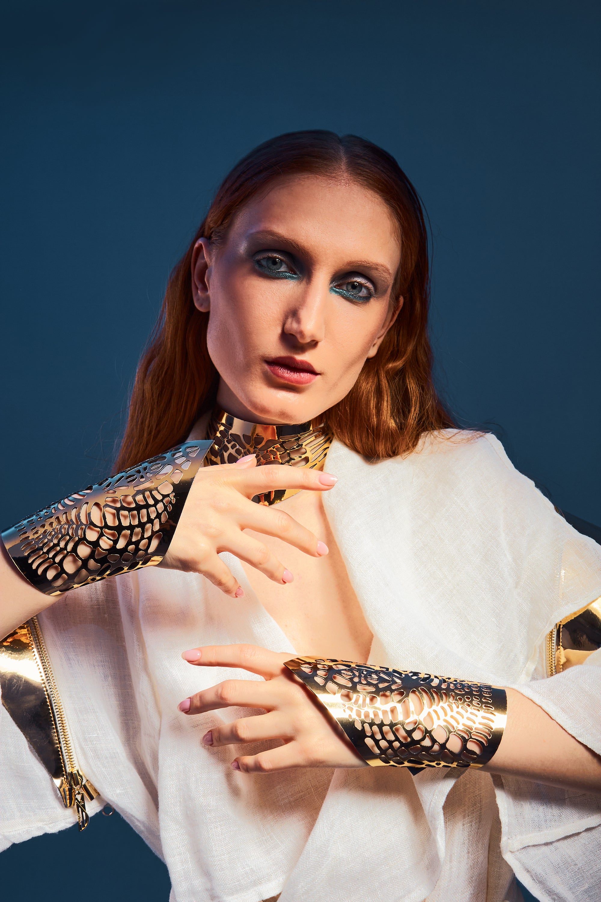 Set / Choker, bracelets / GOLD