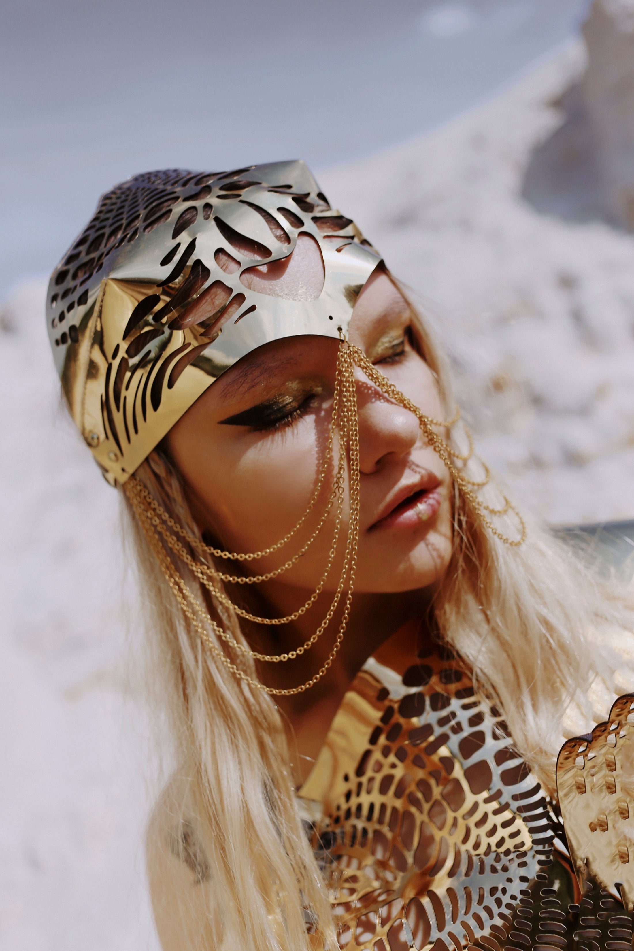 Headpiece with chains