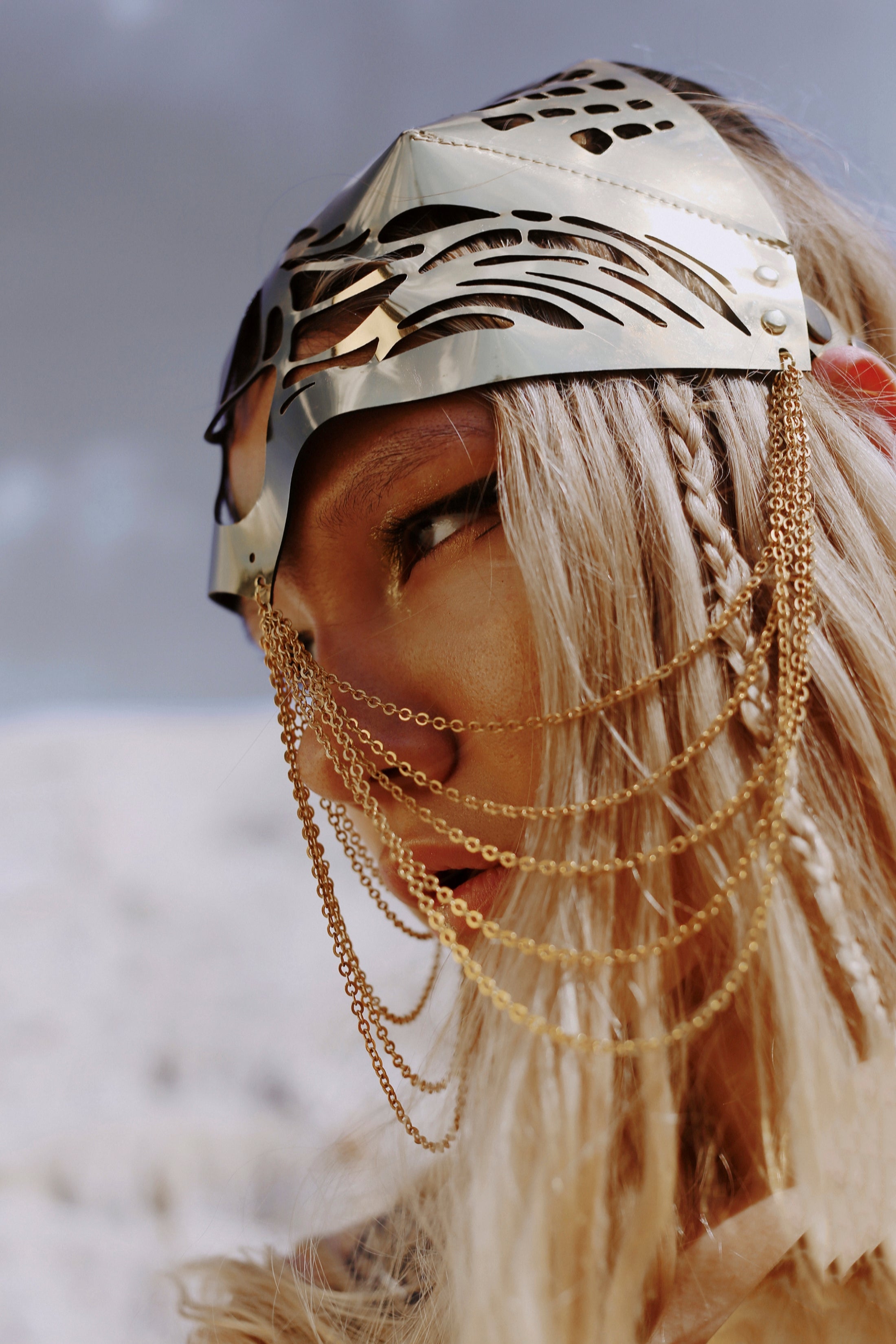Headpiece with chains