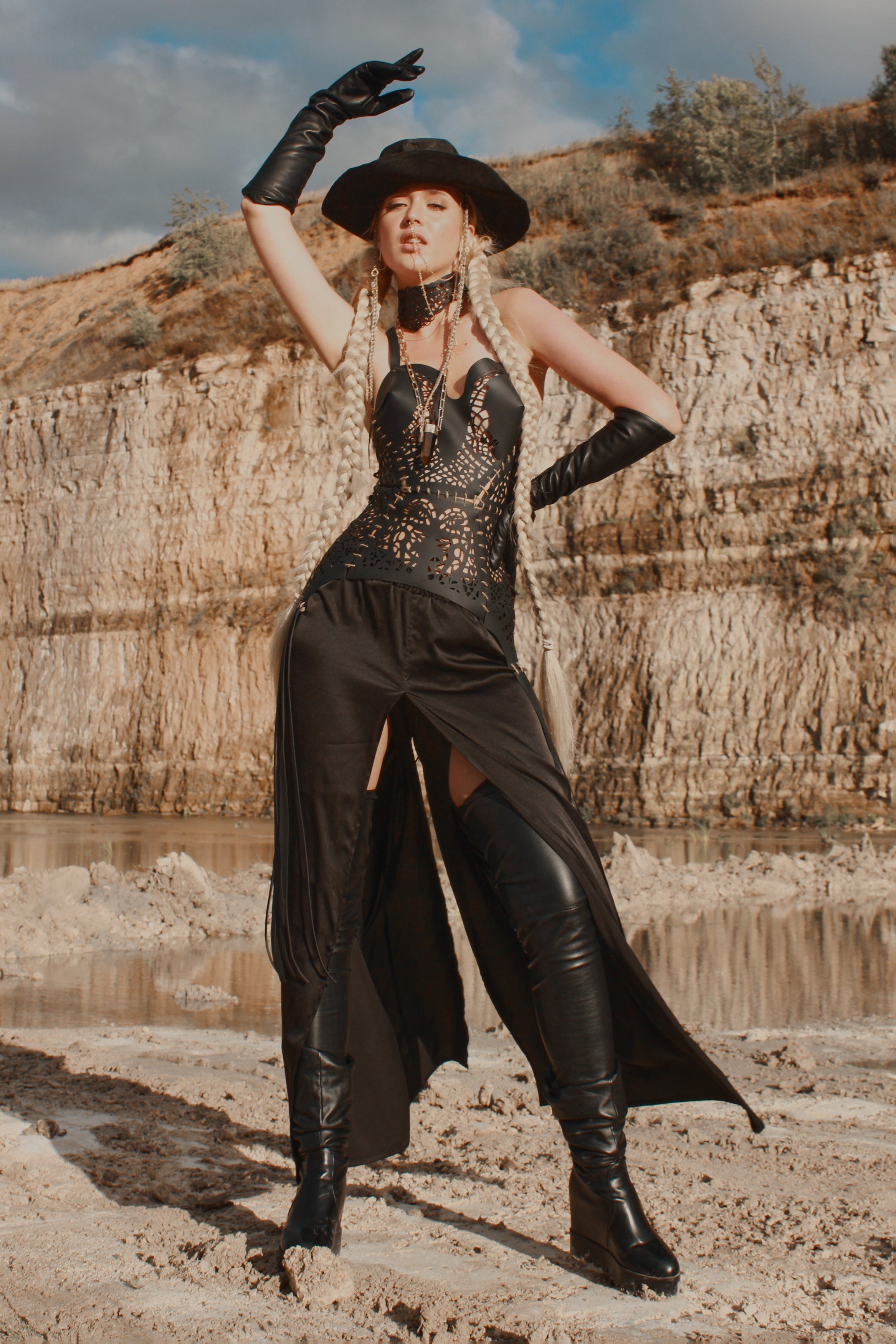 Carved eco-leather Top-corset